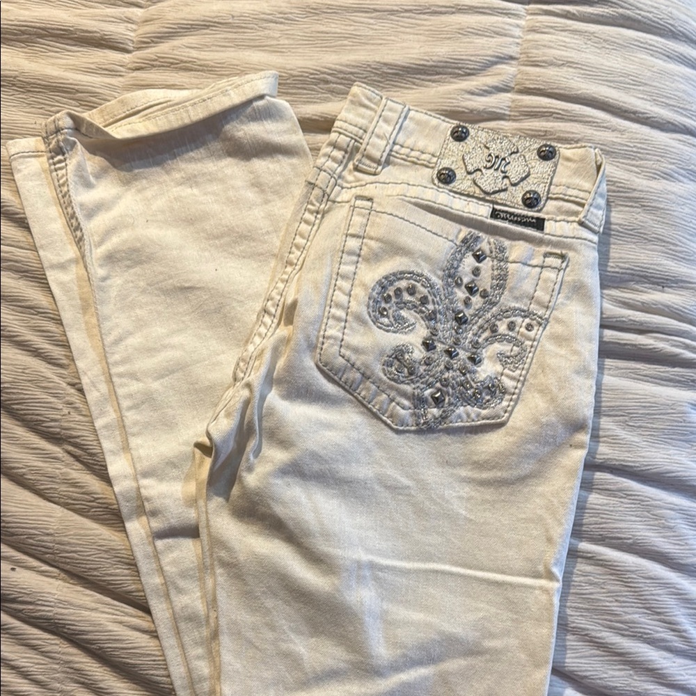 Miss Me White Jeans with Embellished Pocket from the Buckle, Size 30, EUC Denim